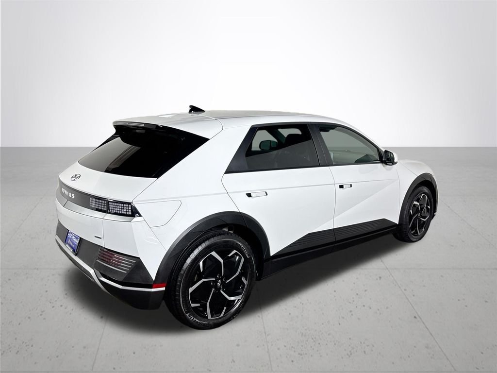 Used 2024 White Hyundai SEL image 6