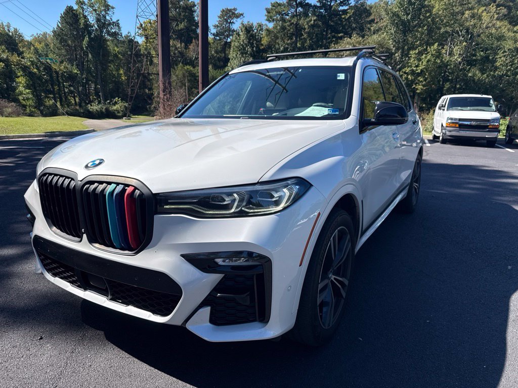 Used 2019 White BMW xDrive50i image 1
