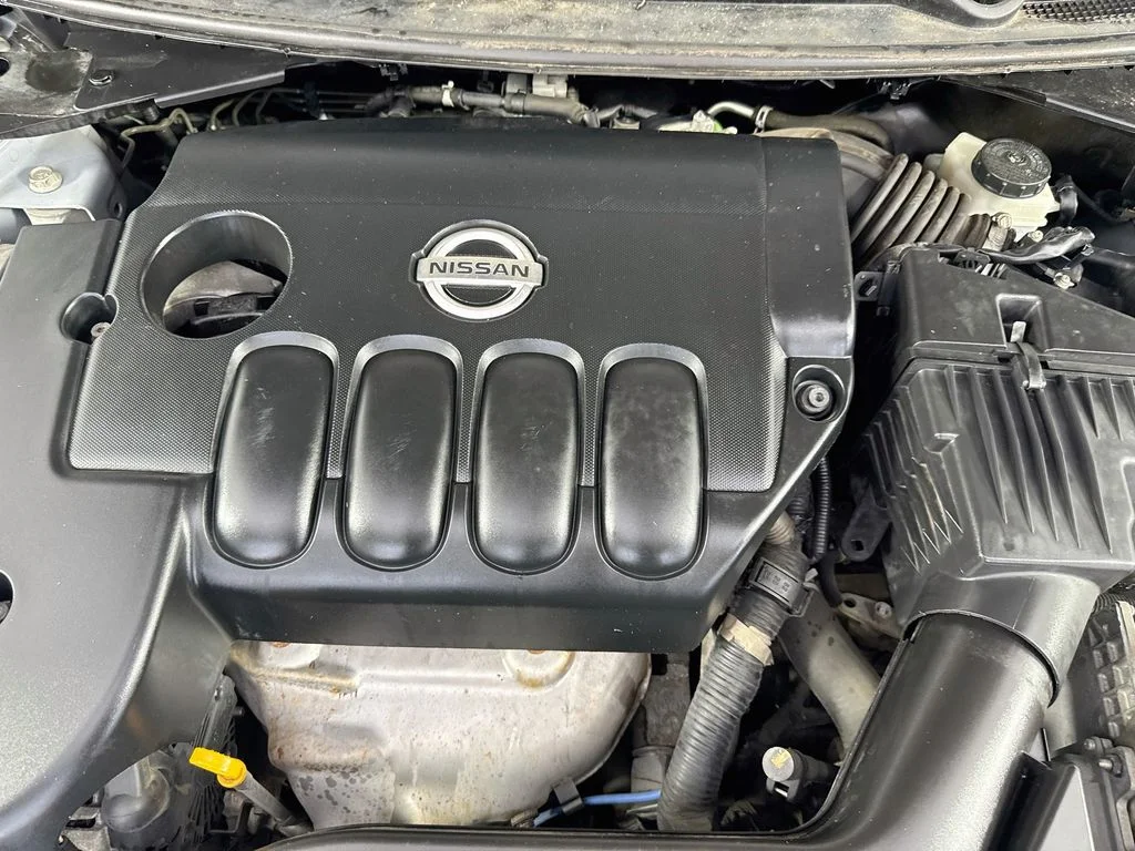 Used 2012 Brilliant Silver Metallic Nissan 2.5 S image 34