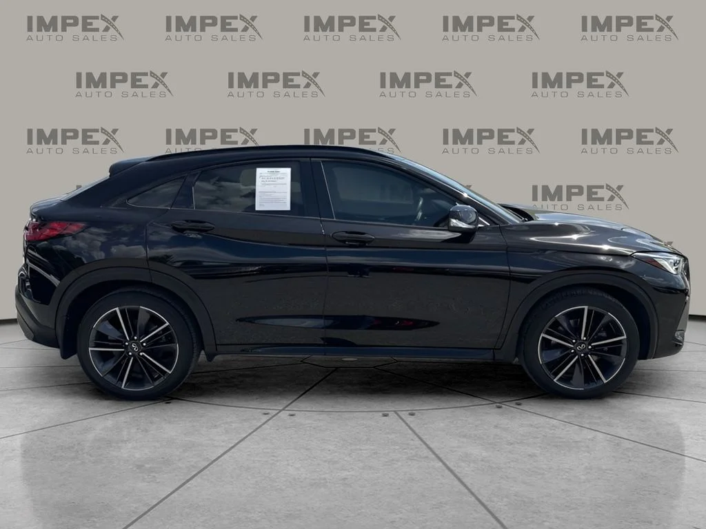 Used 2023 Black INFINITI LUXE image 6