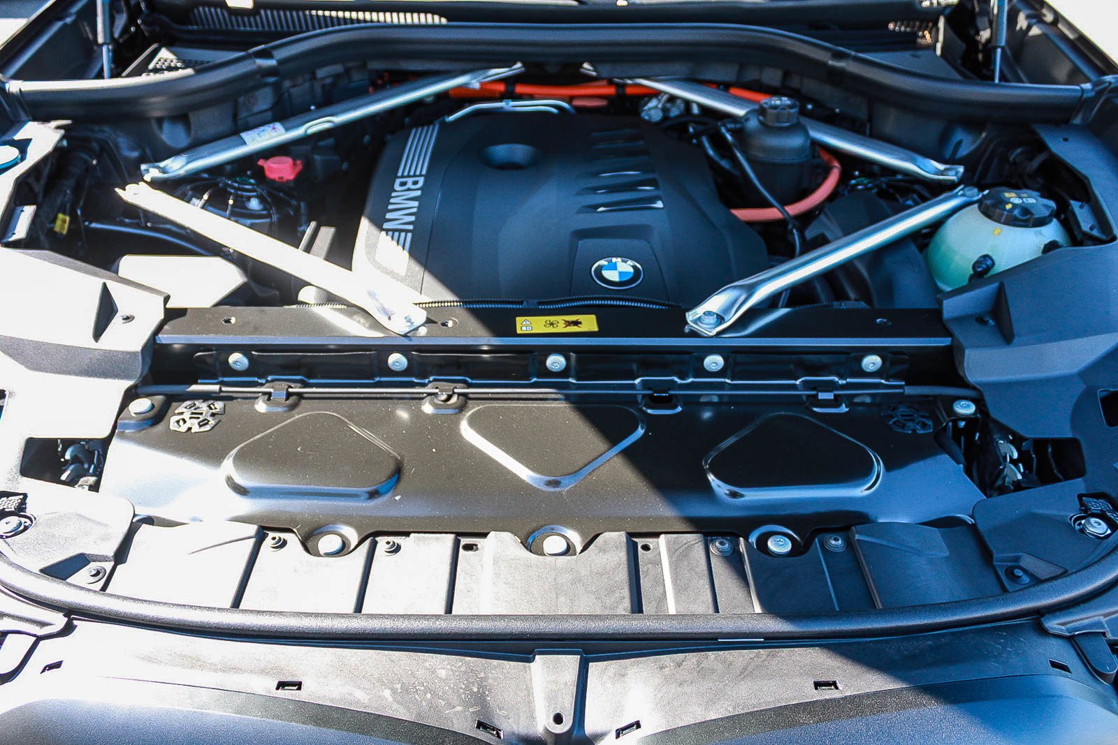 New 2026 Black Sapphire Metallic BMW xDrive50e image 26