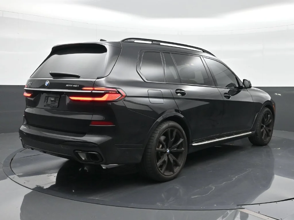Used 2023 Black BMW xDrive40i image 5