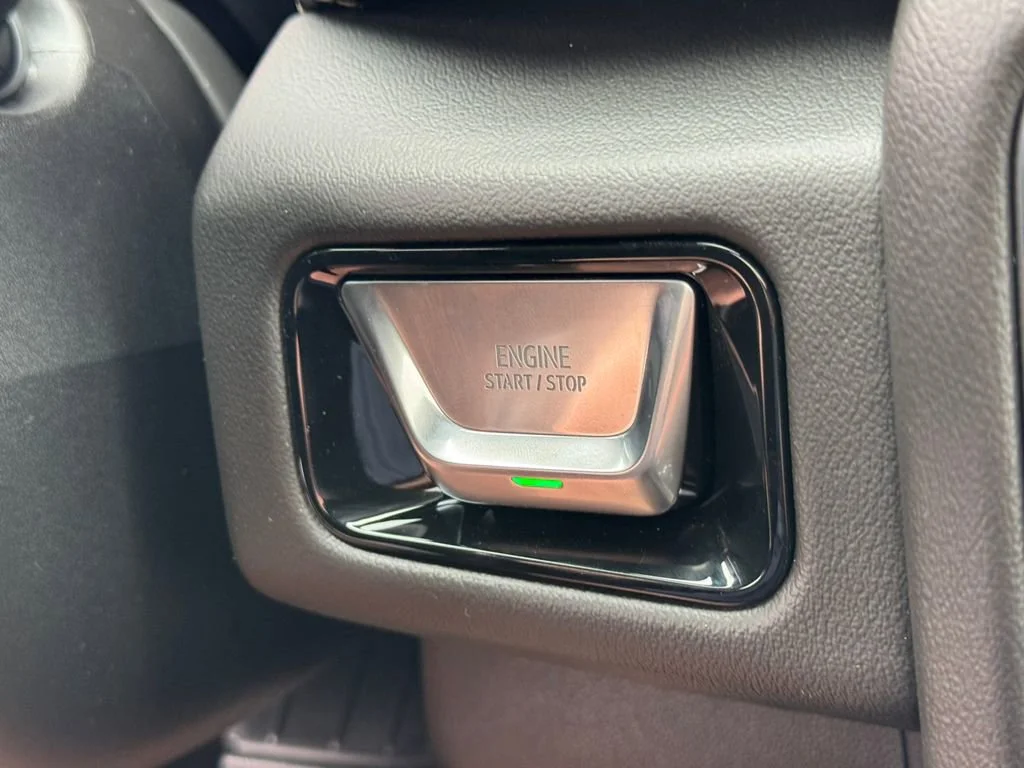 New 2026 Onyx Black GMC Elevation image 40
