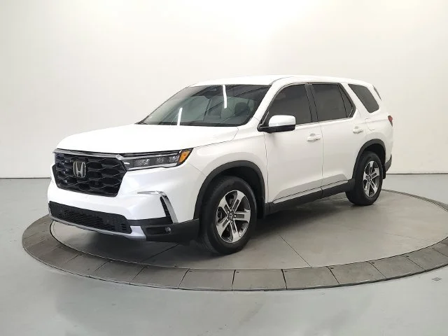 Used 2025 White Honda EX-L image 4
