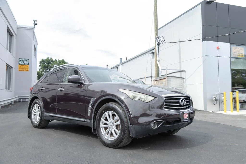 Used 2012 Black INFINITI Base image 8