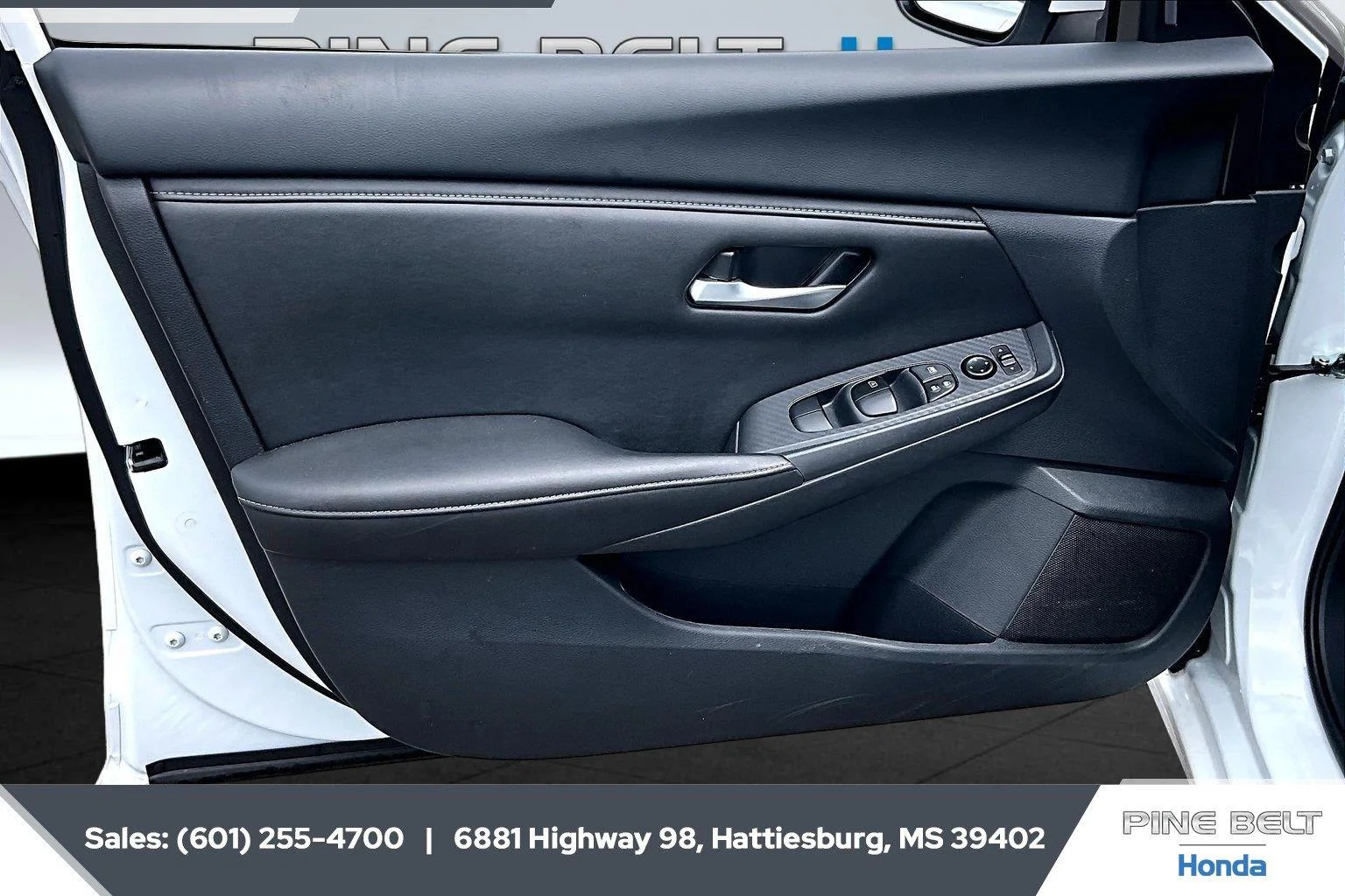 Used 2025 Fresh Powder Nissan SV image 17