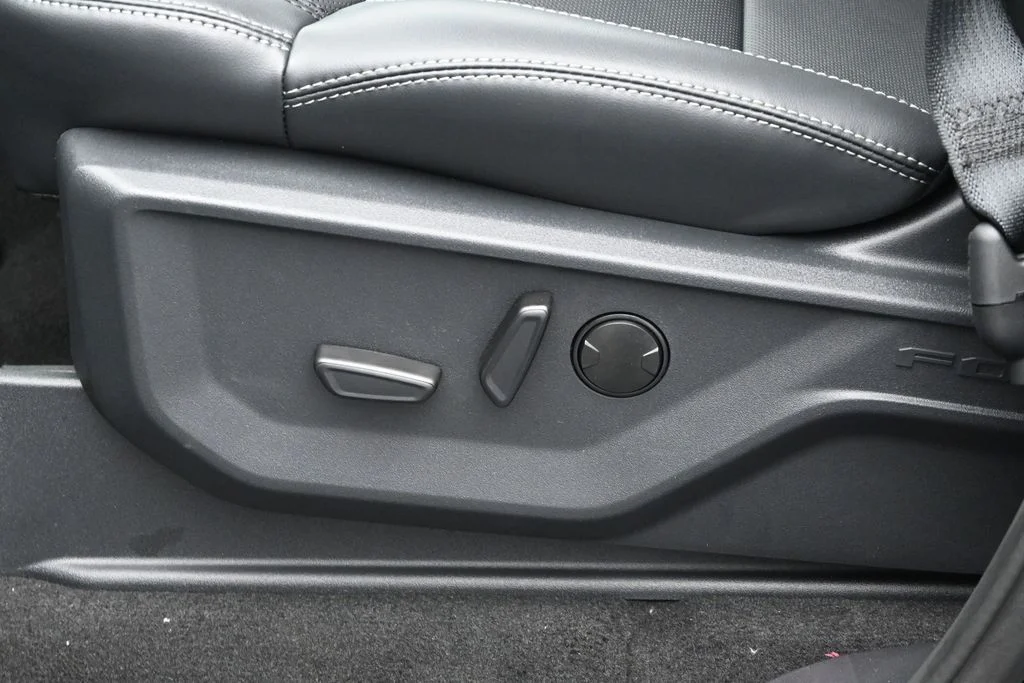 New 2026 Black Ford Platinum image 9