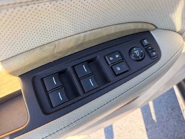 Used 2020 White Acura Technology image 18