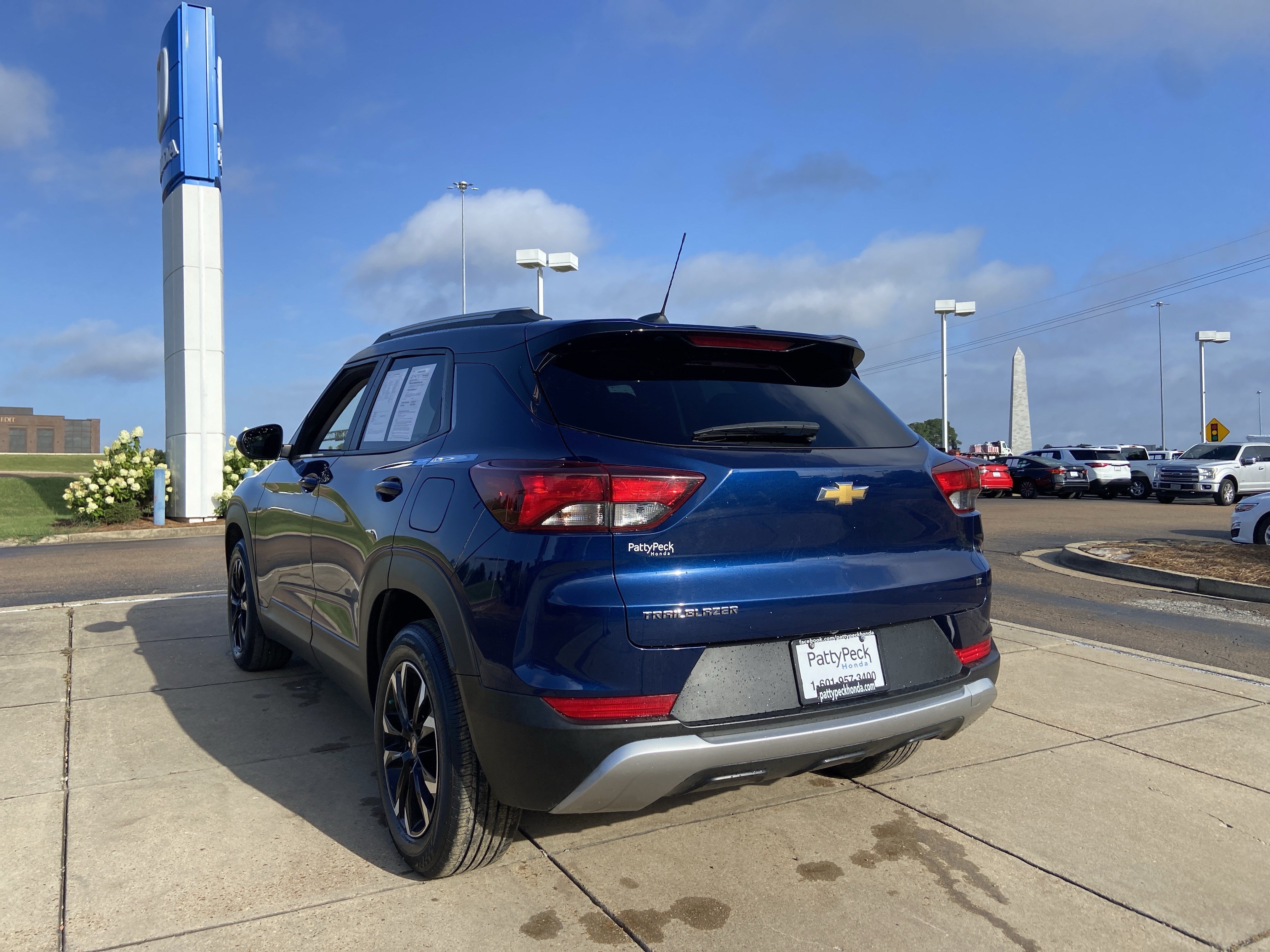 Used 2023 Blue Glow Metallic Chevrolet LT image 9