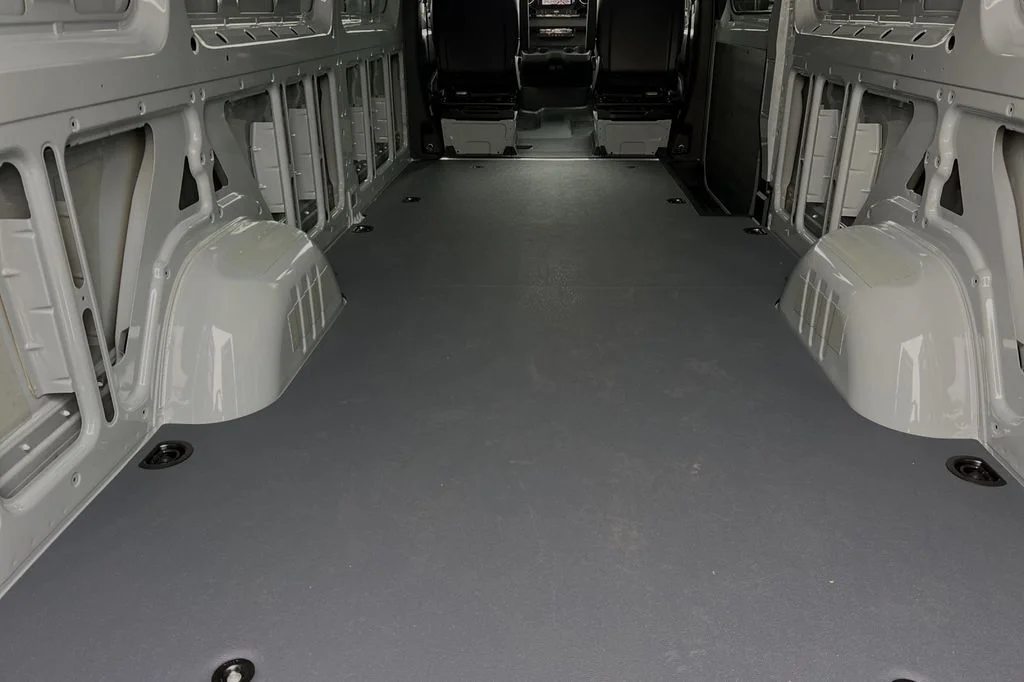 Used 2024  Mercedes-Benz Cargo 170 WB image 14