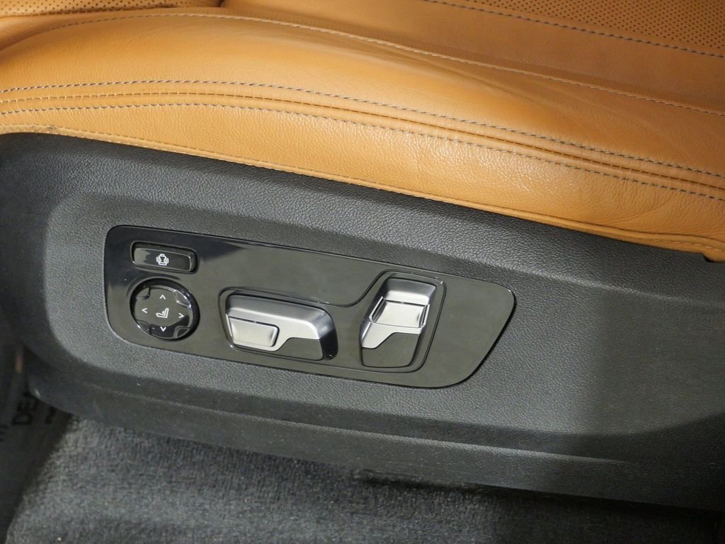 Used 2021 Phytonic Blue Metallic BMW xDrive40i image 39