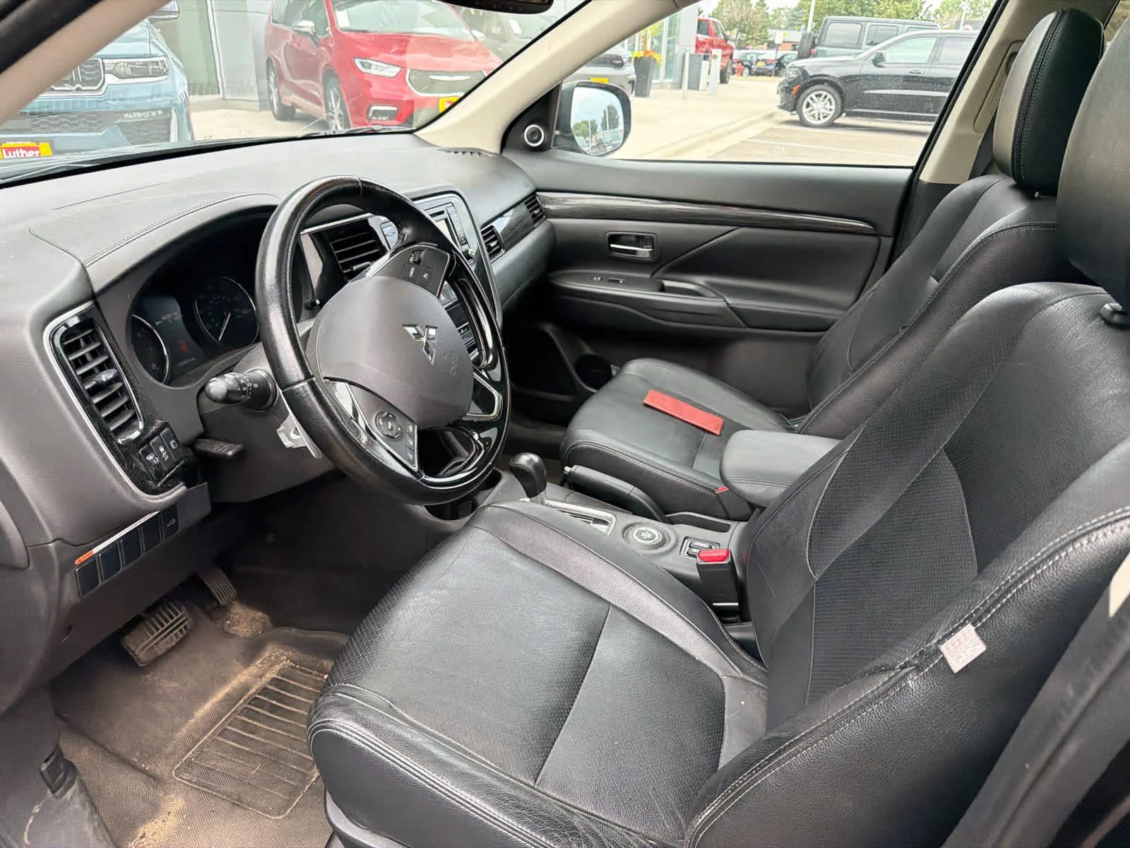 Used 2016 Labrador Black Pearl Mitsubishi GT image 10