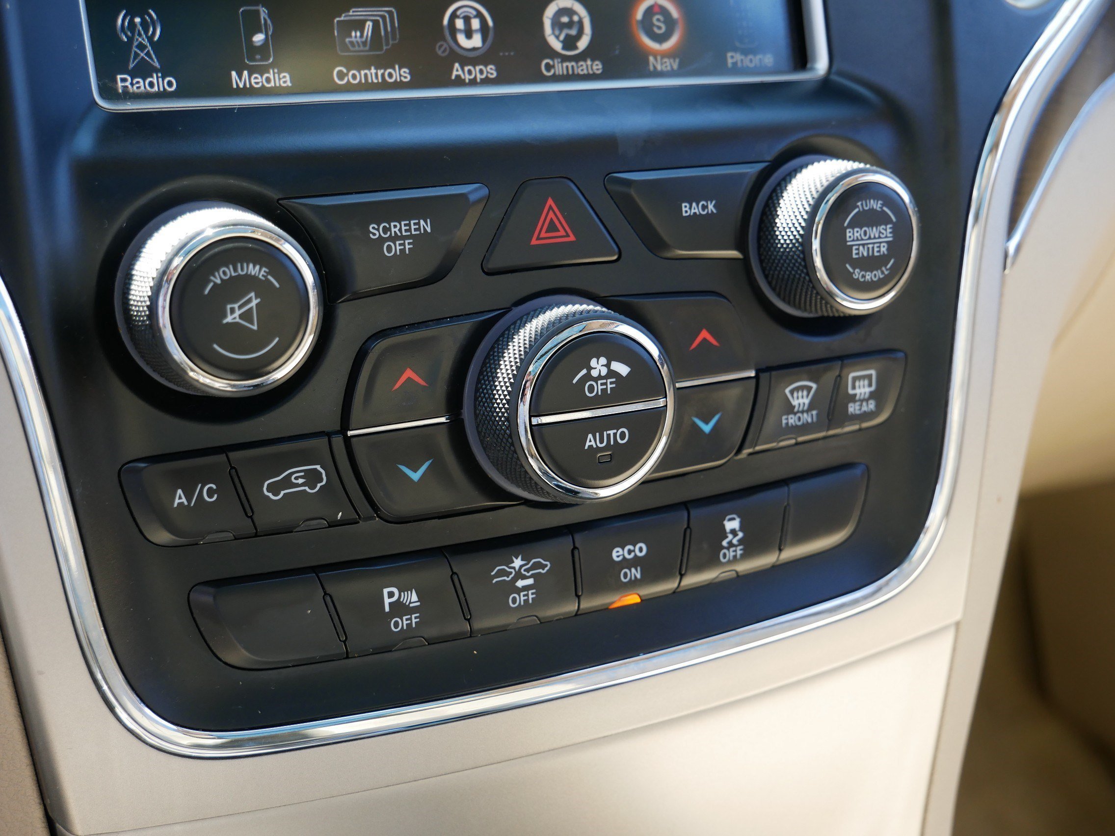 2014 Jeep Grand Cherokee Overland - Photo 23
