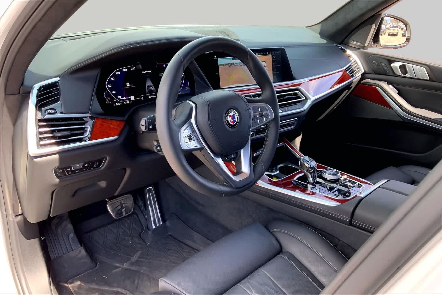 Used 2022 Mineral White Metallic BMW ALPINA XB7 image 17