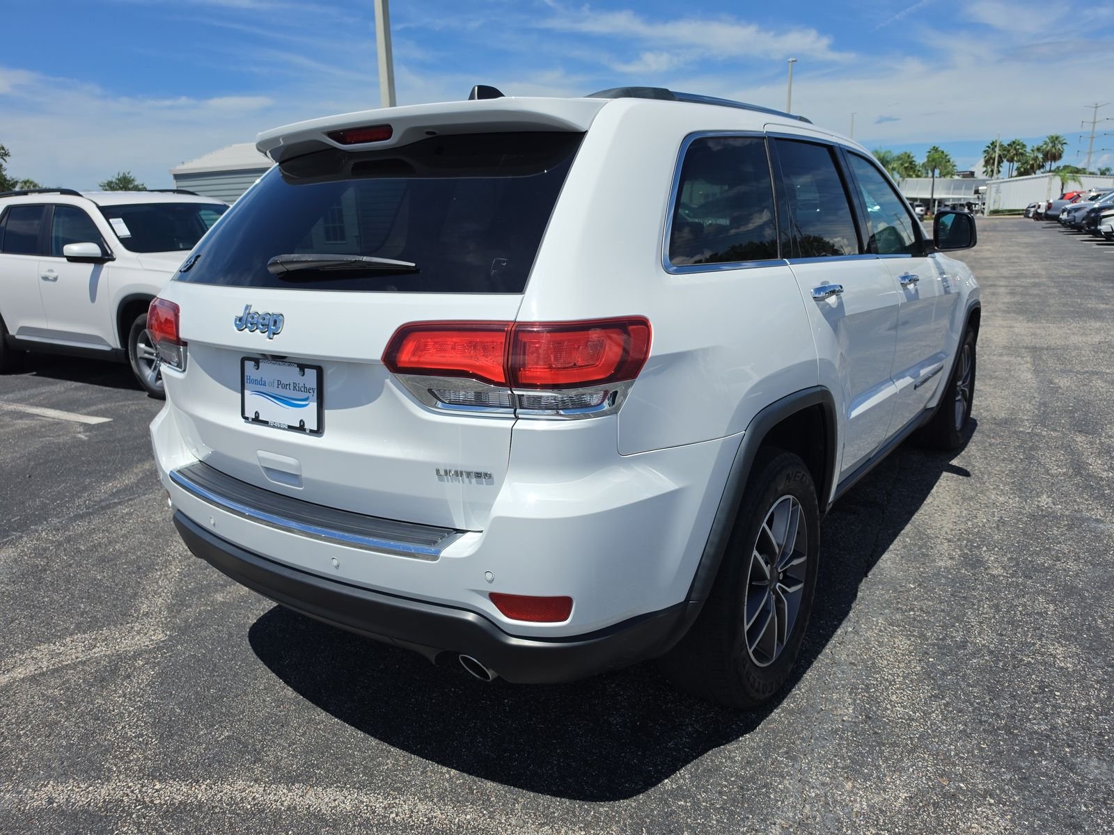 Used 2022 White Jeep Limited image 3