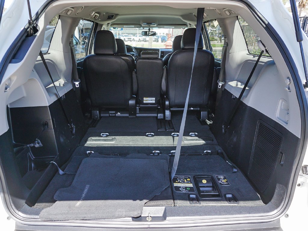 Used 2016 White Toyota SE image 24