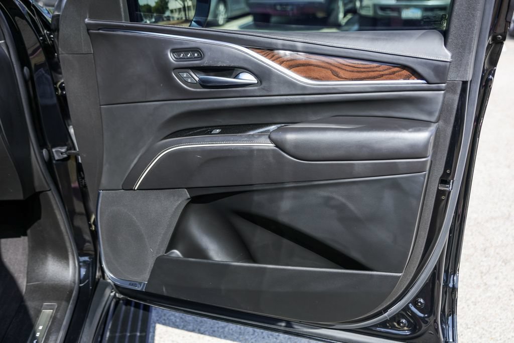 Used 2022 BLACK RAVEN Cadillac Sport Platinum image 31