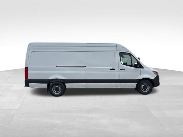 New 2025  Mercedes-Benz Cargo 170 WB image 8