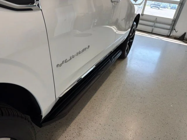 Used 2025 White GMC Elevation image 10