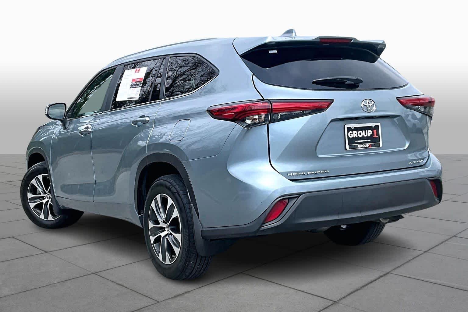 2023 Toyota Highlander XLE - Photo 12