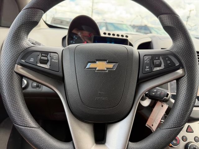 Used 2015 Gray Chevrolet LT image 11