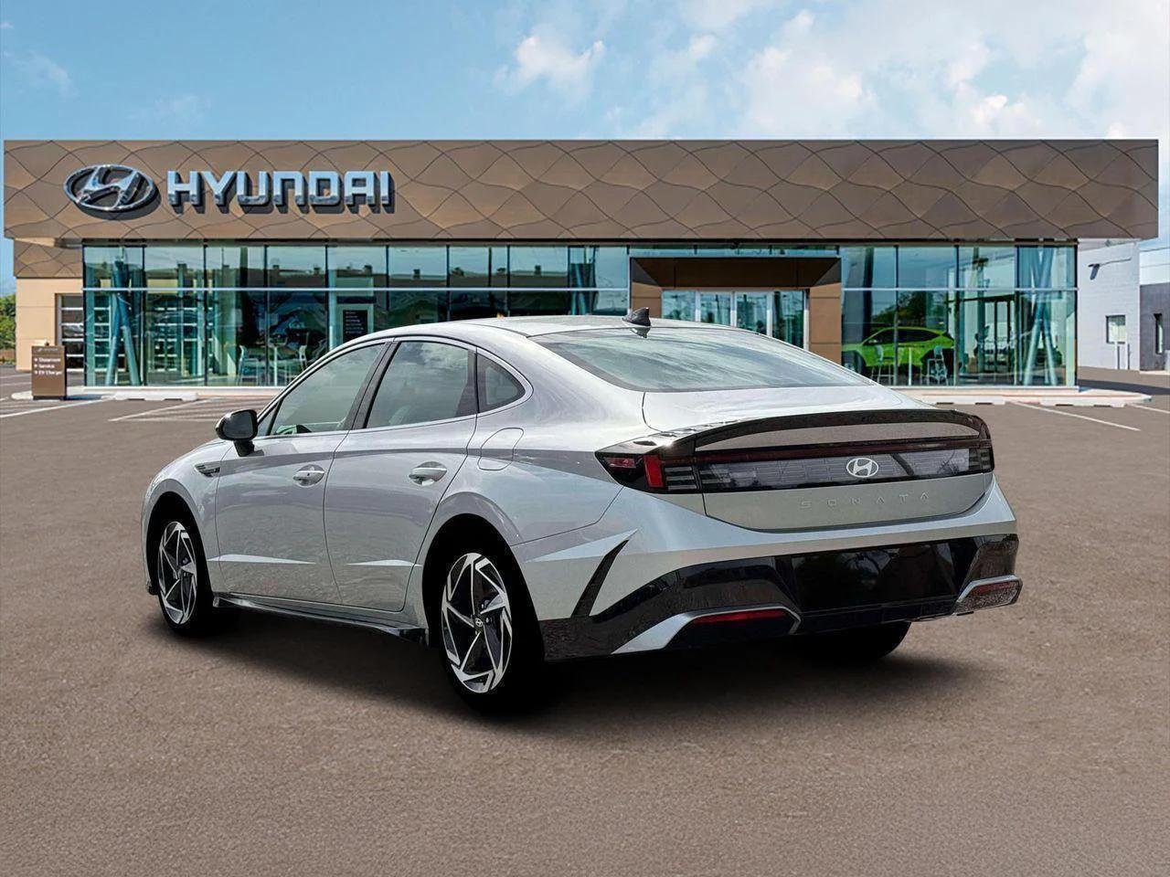 New 2026 Silver Hyundai SEL Sport image 5