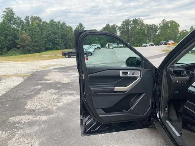 Used 2022 Black Ford Limited image 22