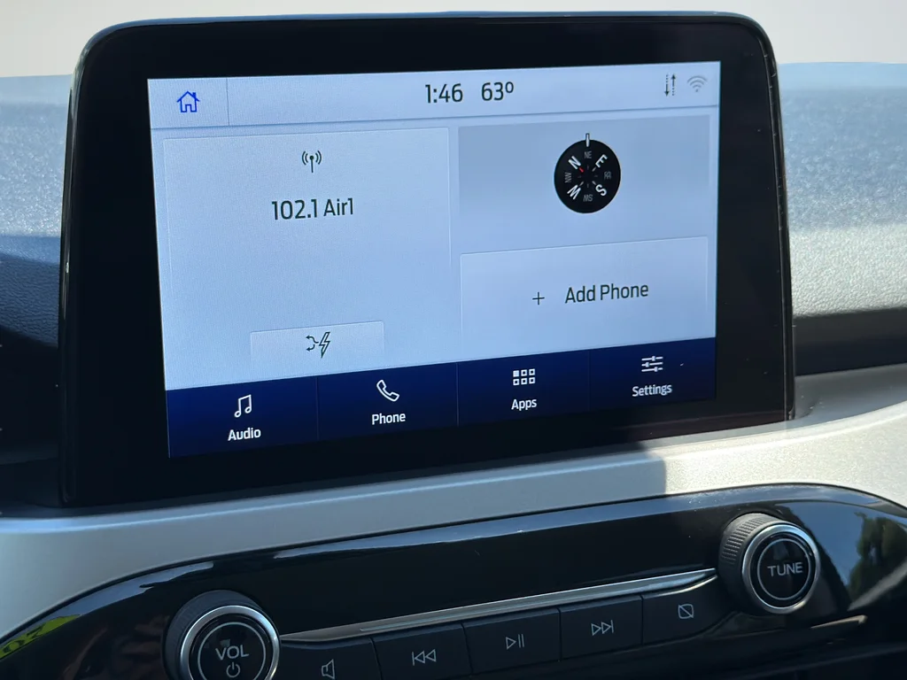 Used 2021 White Ford SE image 19
