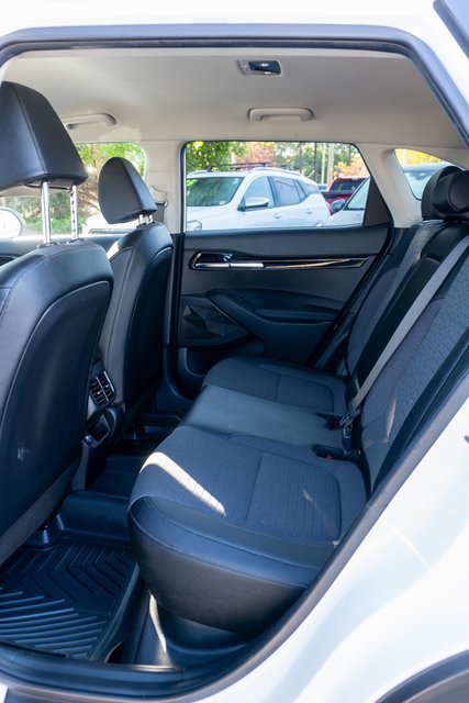 Used 2023 White Kia S image 11
