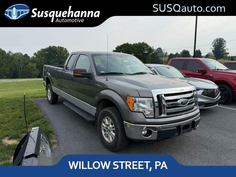 Used 2011  Ford XLT w/HD Payload Pkg image 1