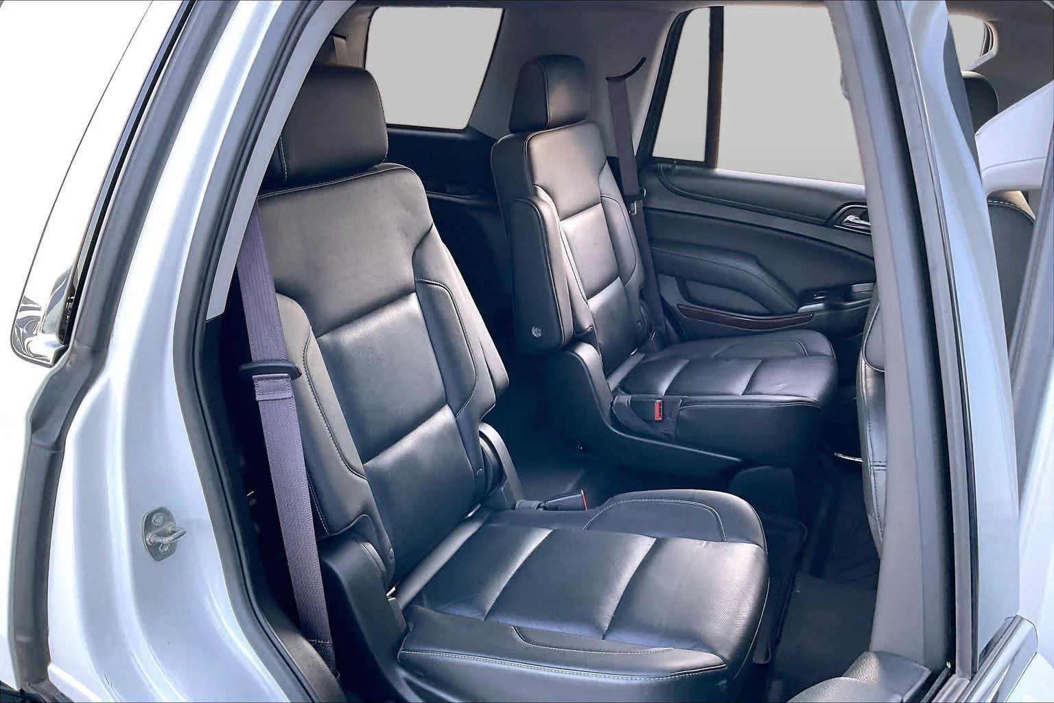 Used 2017 White Frost Tricoat GMC SLT image 18