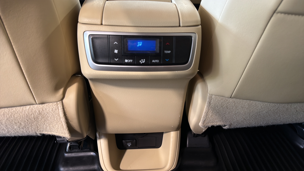 Used 2014 Red Toyota Limited image 17