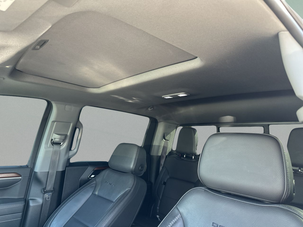 Used 2023 White GMC Denali image 23