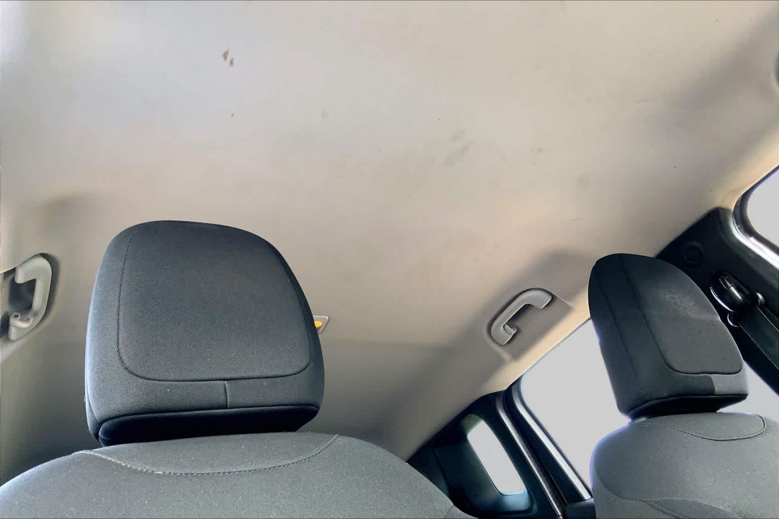 Used 2021 Graphite Gray Jeep Latitude image 14
