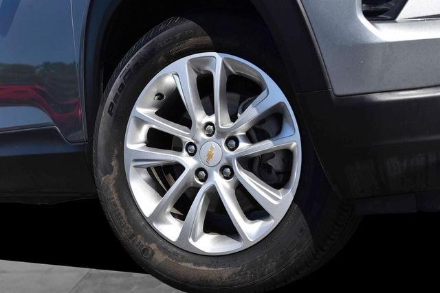 Used 2025 Gray Chevrolet LS image 3