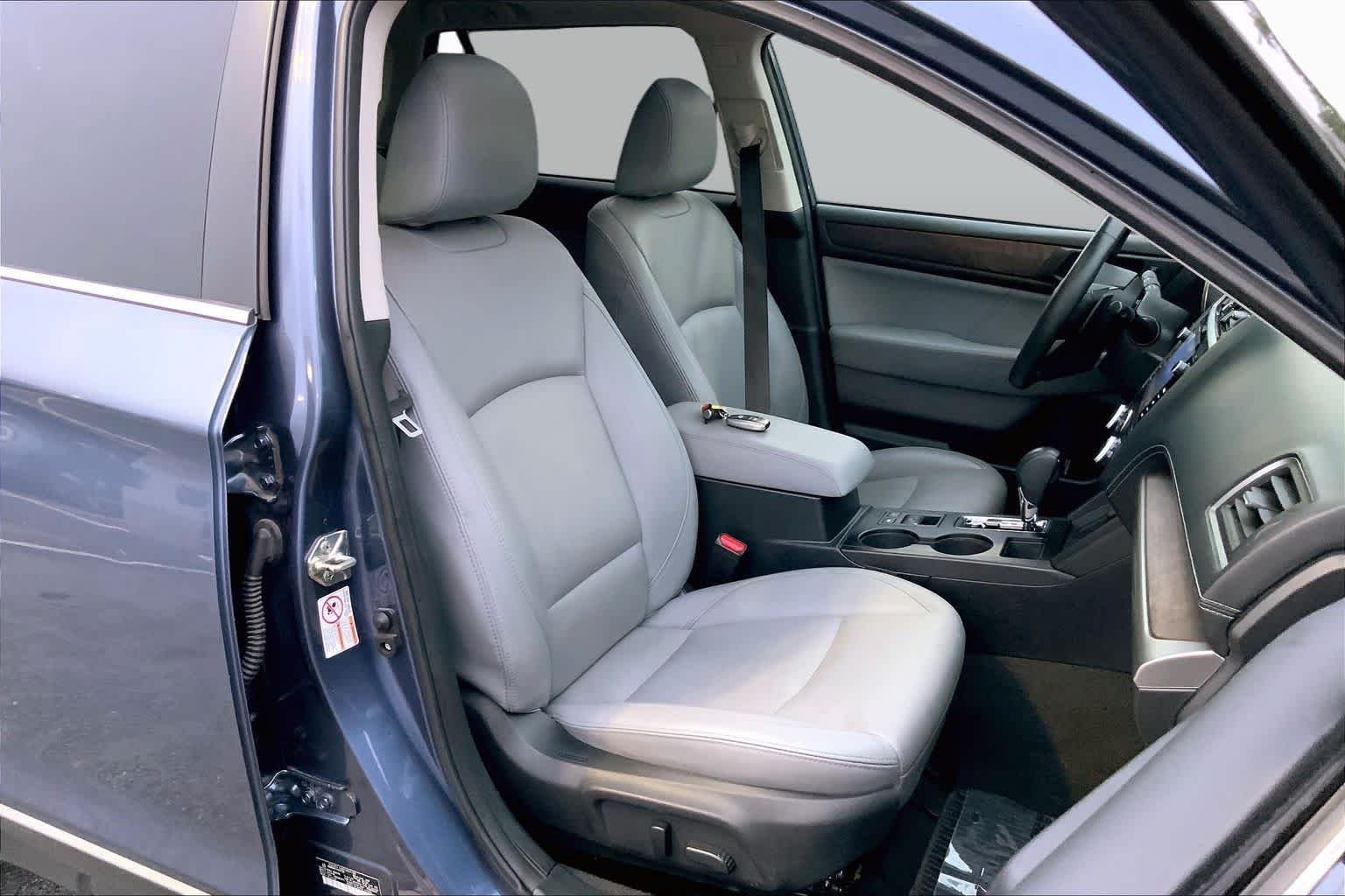 Used 2018 Twilight Blue Metallic Subaru Limited image 8