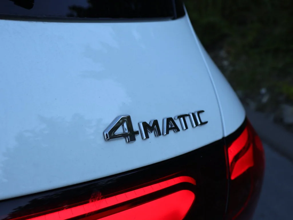 New 2026 Polar White Mercedes-Benz GLC 300 image 16