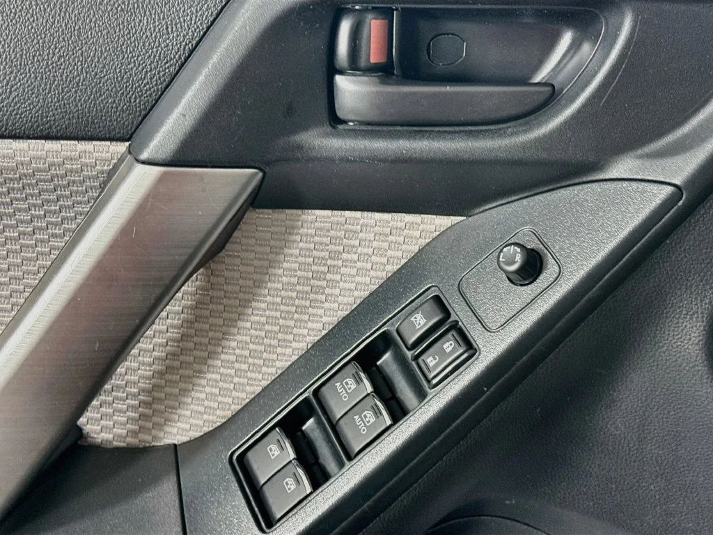 Used 2018 Gray Subaru 2.5i Premium image 21