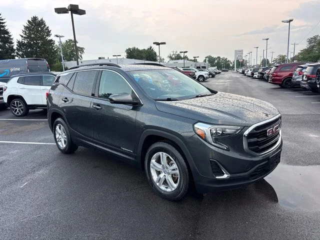 Used 2020 Gray GMC SLE image 2