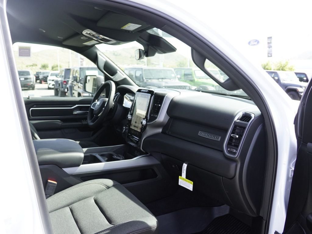 New 2026 Bright White Clear-Coat Exterior Paint RAM Big Horn/Lone Star image 22