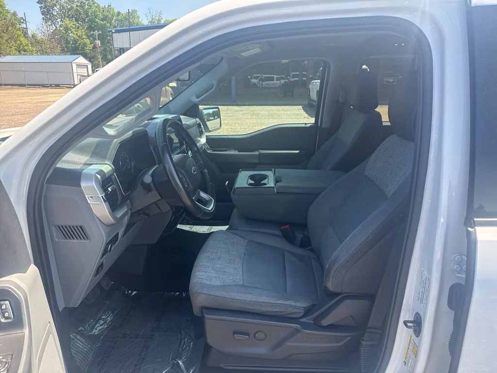Used 2022 White Ford XLT image 5