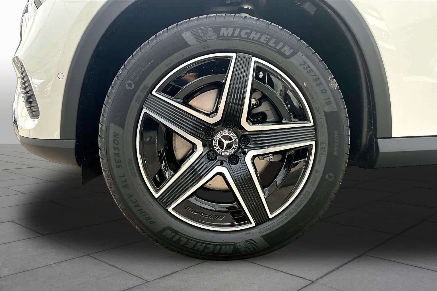 New 2027 Polar White Mercedes-Benz GLC 300 image 21