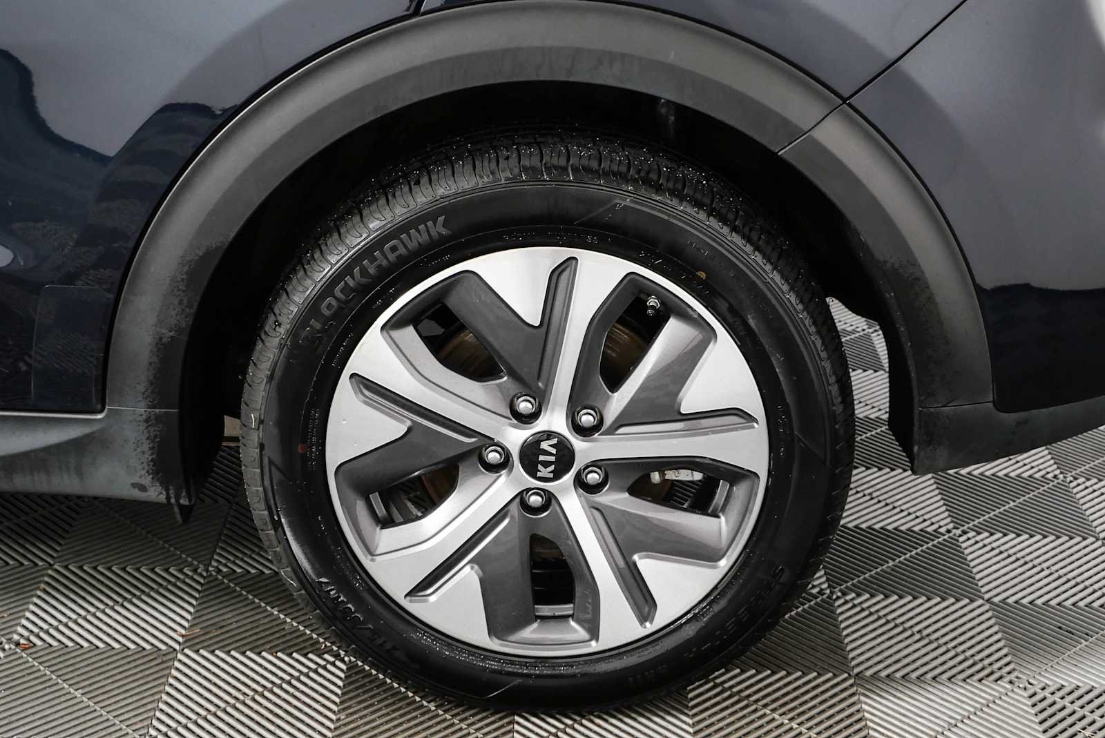 Used 2020 Gravity Blue Kia EX Premium image 38