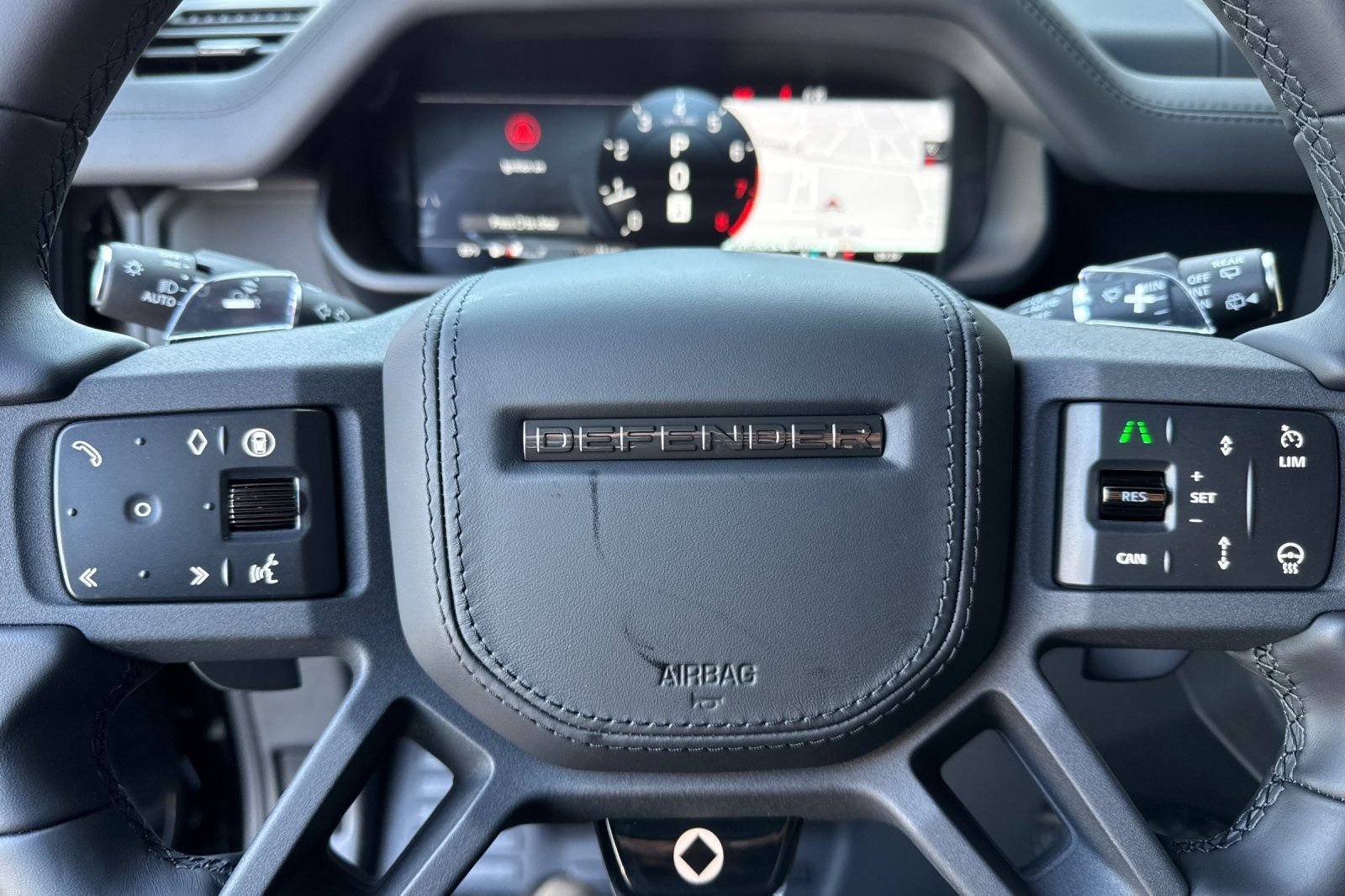 2026 Land Rover Defender OCTA Black - Photo 27