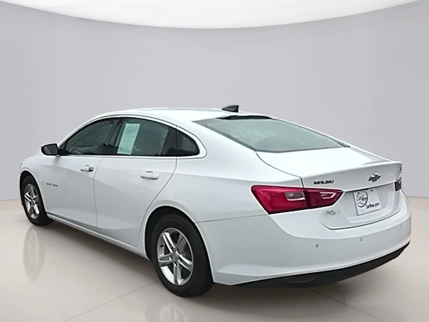 Used 2021 White Chevrolet LT image 3