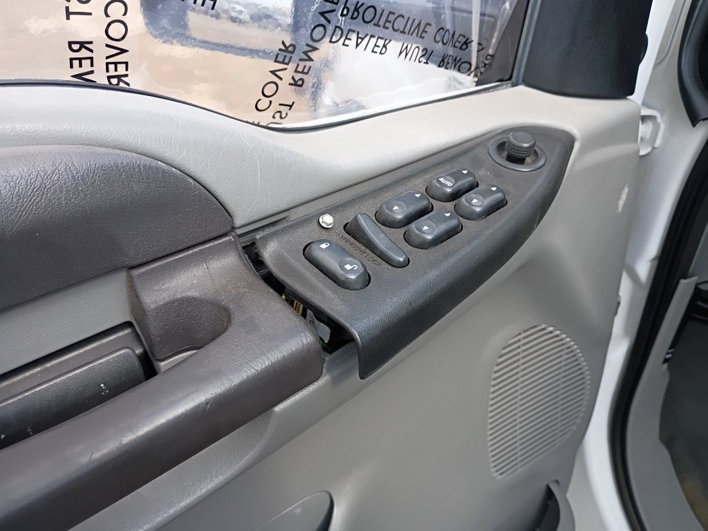 Used 2006 Oxford White Clearcoat Ford XLT image 24
