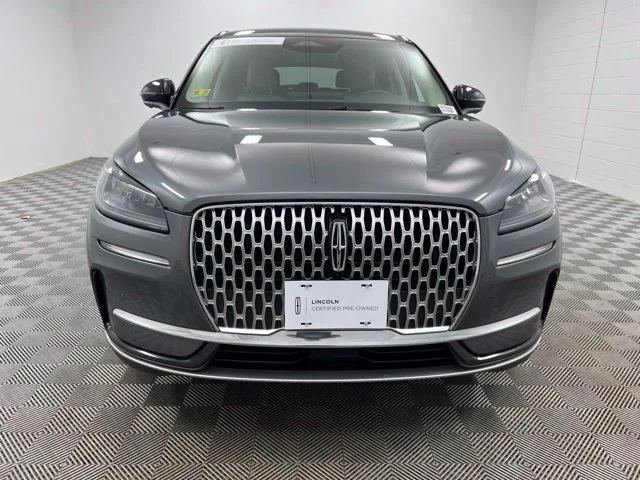 Used 2023 Gray Lincoln Standard image 3