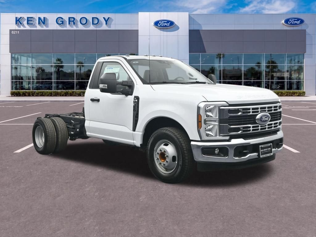 2026 Ford F-350 XL Regular Cab 145-In DRW's photo
