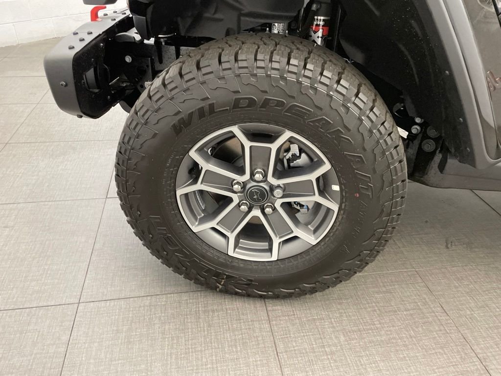New 2026 Black Clear-Coat Exterior Paint Jeep Mojave X image 8