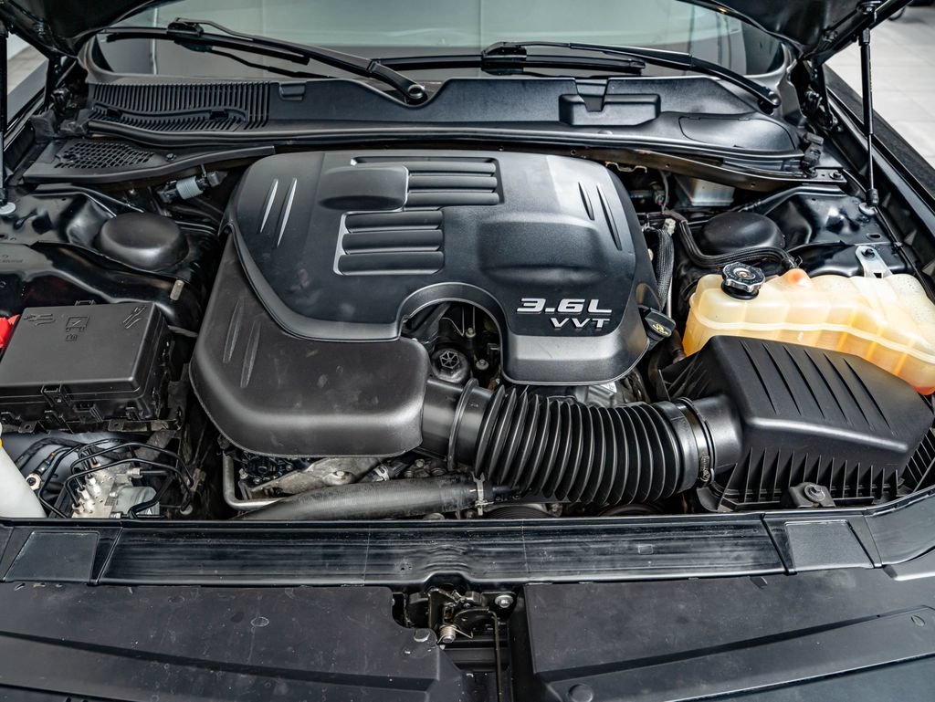 Used 2021 Pitch Black Clearcoat Dodge SXT image 37